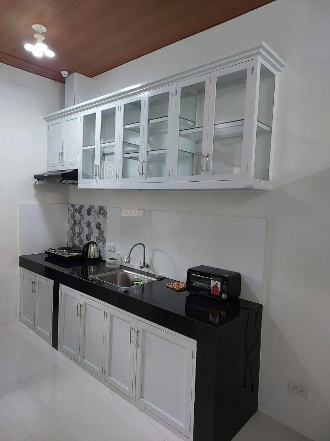 Flb Apartelle Los Banos ลอสบาโญส ภายนอก รูปภาพ